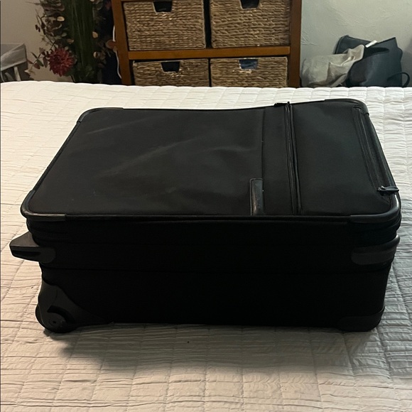 Briggs & Riley Black Carryon Suitcase - Picture 14 of 16